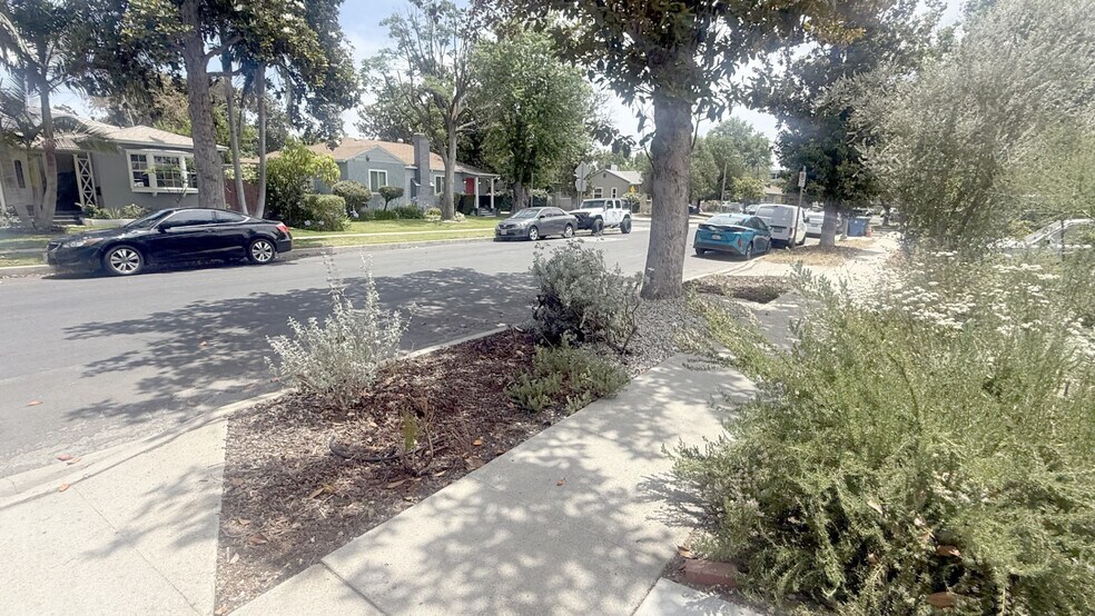 Building Photo - 6243 Blucher Ave