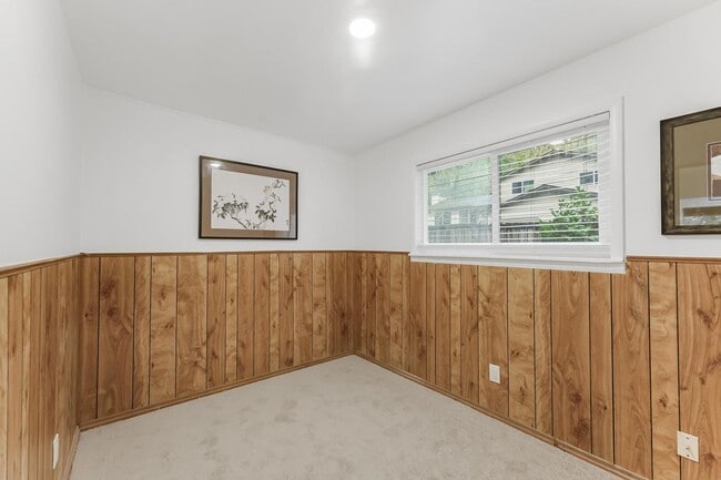 Building Photo - Fully Renovated & Very | Huge Yard | New HVAC | Lease w/ Option to Buy