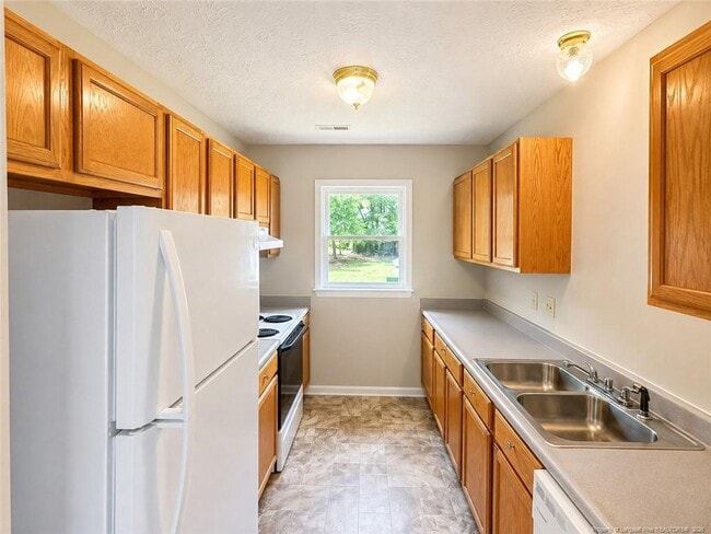 Building Photo - 633 Winthrop Ct