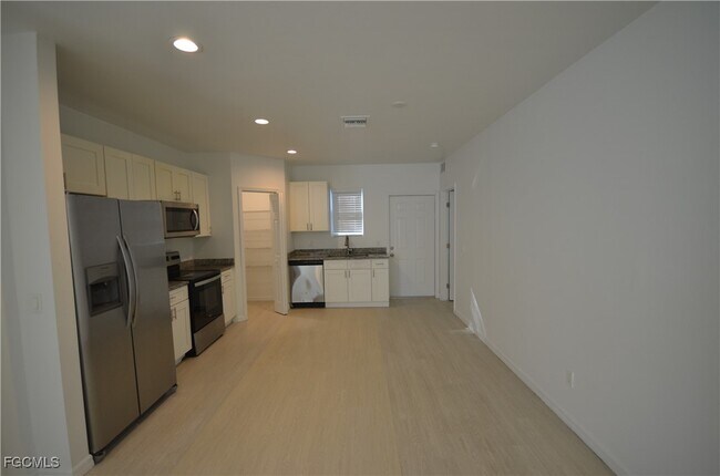 Building Photo - 3306 Bassie Ct