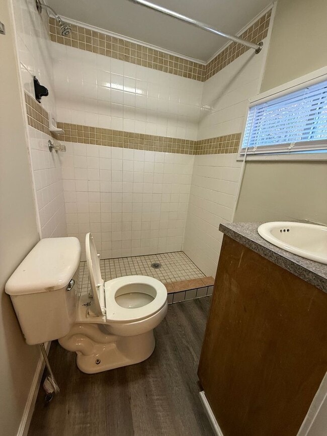 Building Photo - 2 bedroom, 1 bath mobile home