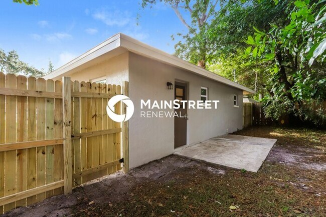 Building Photo - 3 Bedroom Pet-Friendly Home in Bradenton, ...