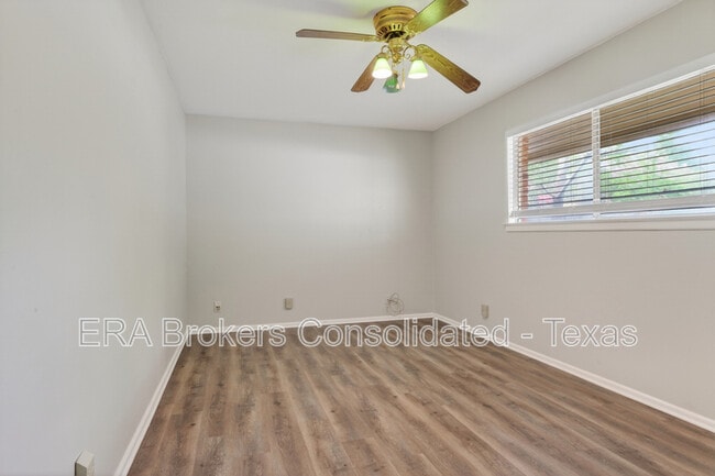 Building Photo - 14301 Brook Hollow Blvd