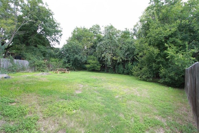 Building Photo - 6606 Betty Cook Dr