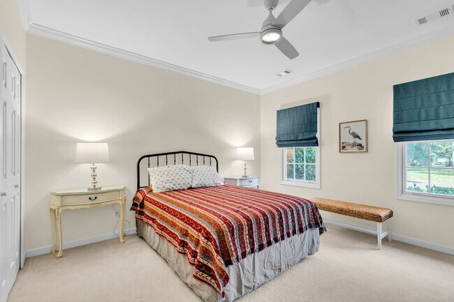 Building Photo - Welcome to the Desirable Landings on Skidaway Island - MIN 6 Month Lease - Fully Furnished