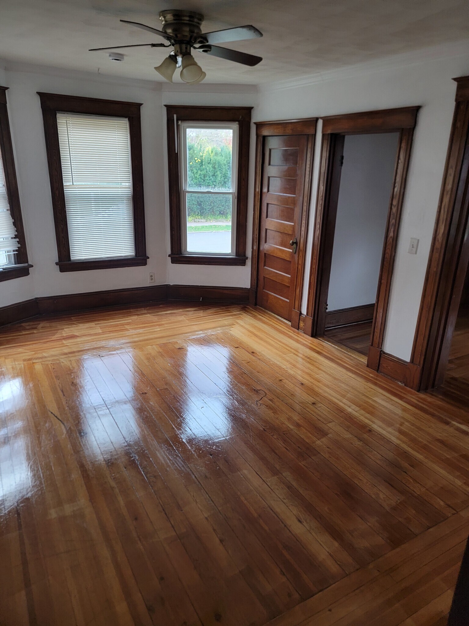 Building Photo - 110 S Burritt St