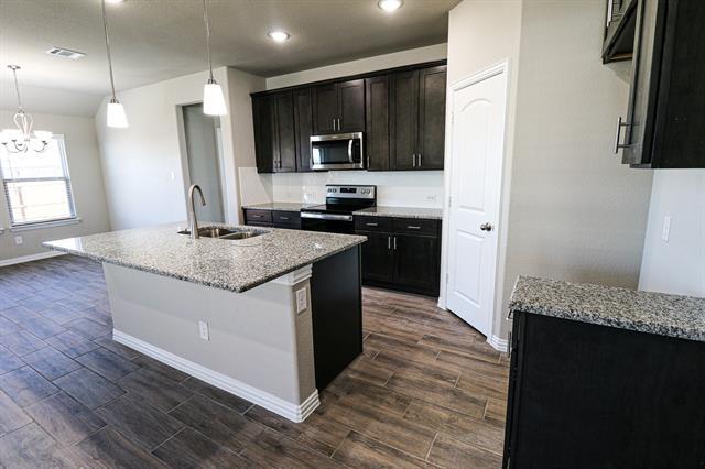 Building Photo - 504 Lakeway Ln