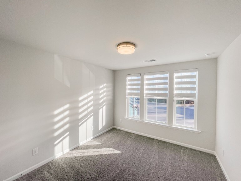 Building Photo - 612 Glen Clova Dr