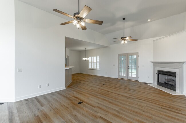 Building Photo - 7782 Prince Dr