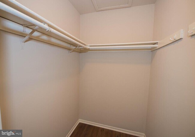Building Photo - 803 College Ln