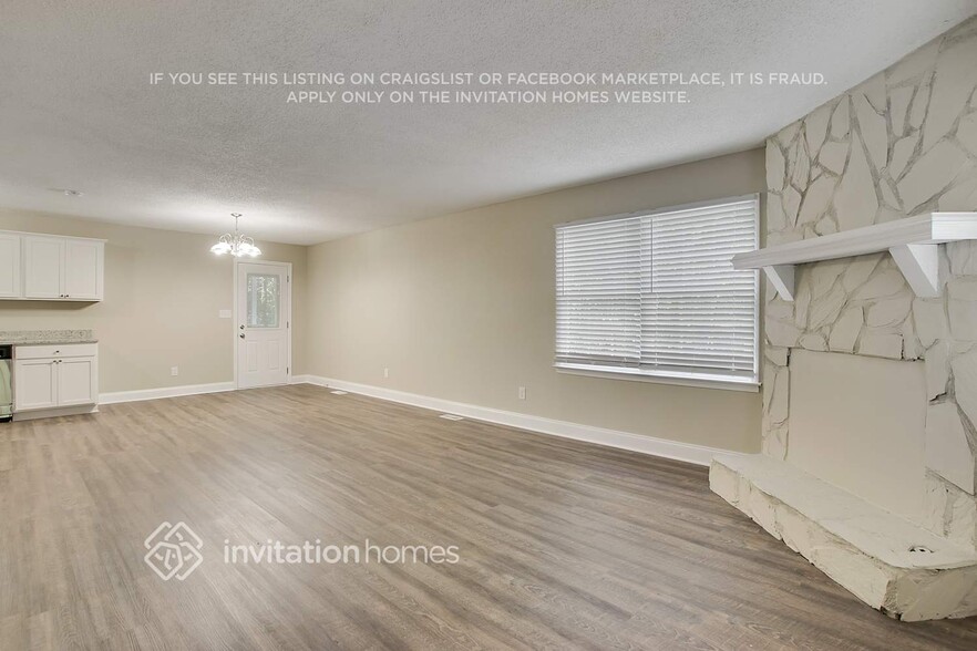 Building Photo - 3995 Willowbrook Dr