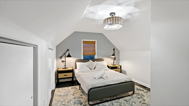 Building Photo - 5545 Davey St