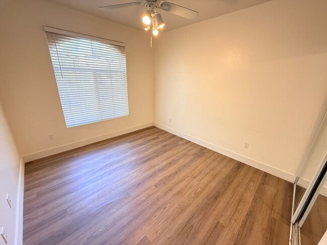Building Photo - 2050 W Warm Springs Rd