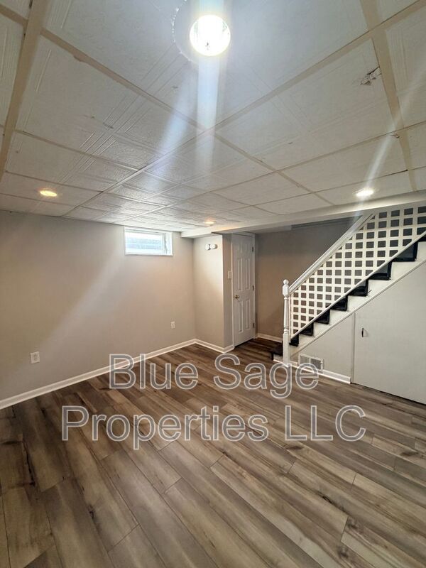 Building Photo - 2345 Bond Ave