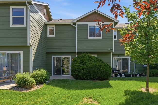 Building Photo - 802 Waterglen Dr