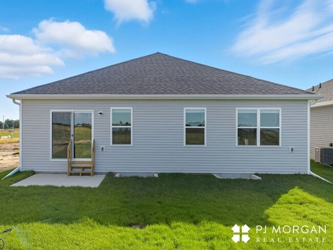 Building Photo - Spacious, Stylish, and Ready for You!