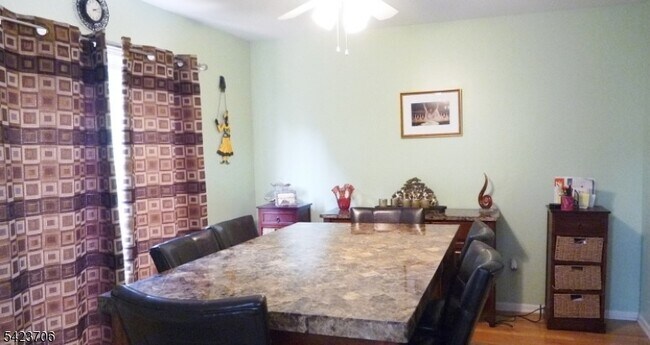 Building Photo - 14 Watchung Trail