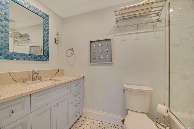 Building Photo - 165 Marine Pl