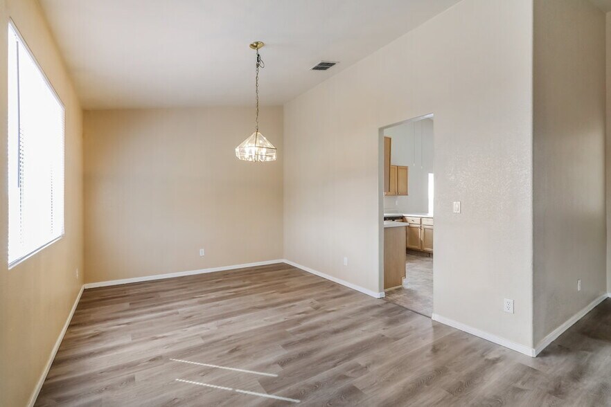 Building Photo - 9646 E Paseo San Ardo