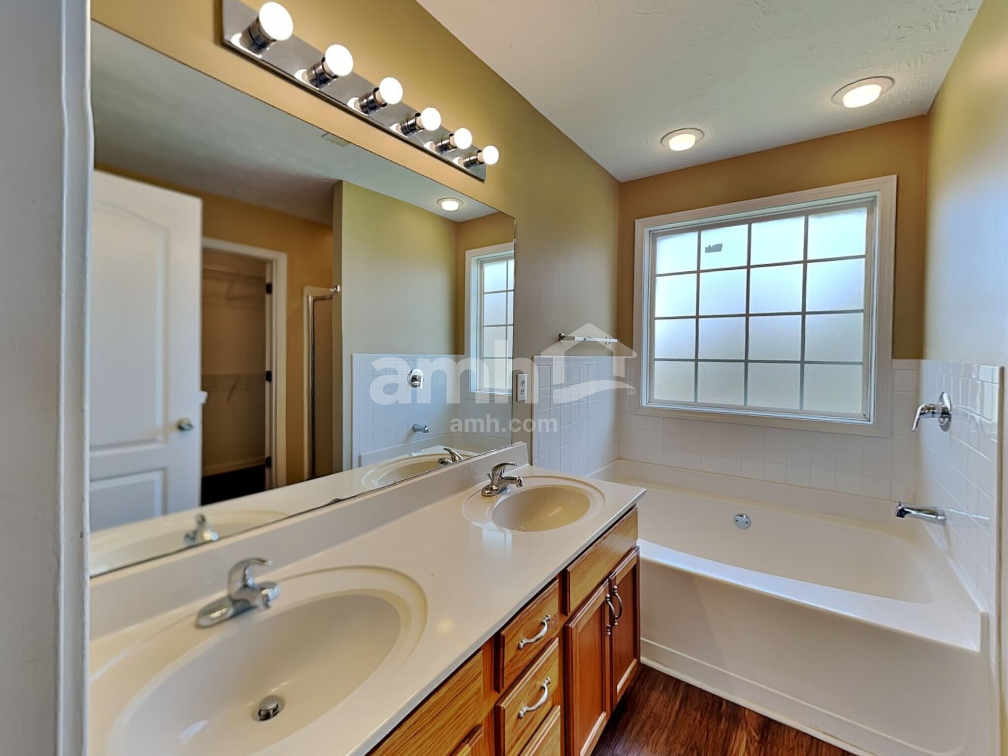 Building Photo - 2740 N Whitfield Rd