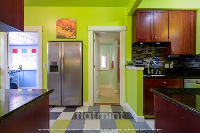 Building Photo - 750 N 75th St