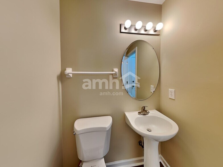 Building Photo - 583 Virginia St