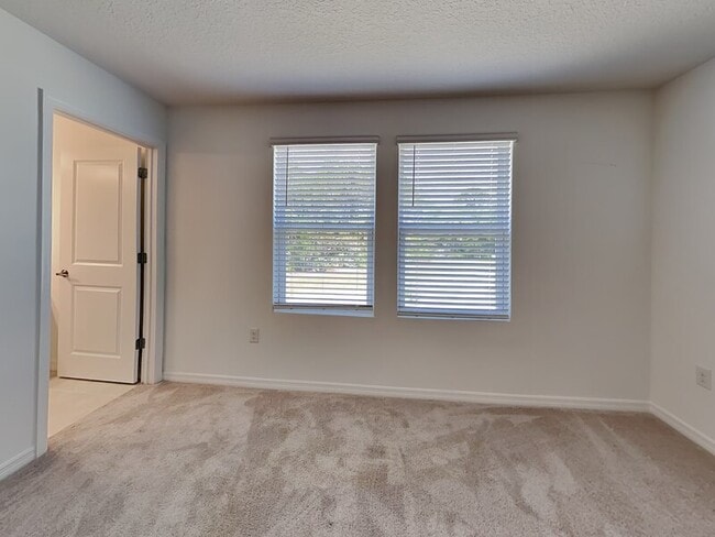 Building Photo - 159 Riverfront Wy