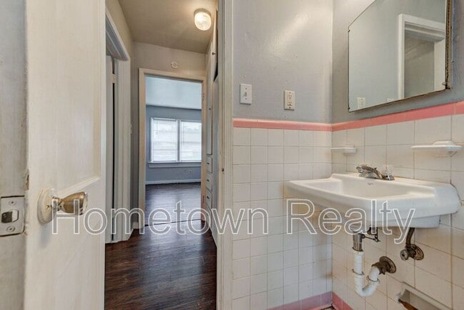 Building Photo - 430 Babb Dr