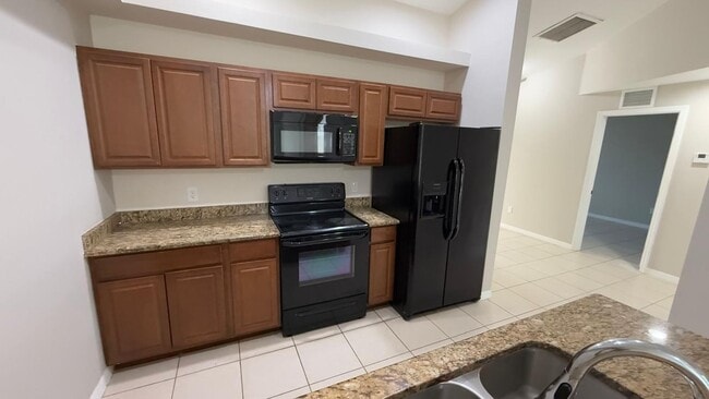 Building Photo - 1619-1621 SW 33rd St- Duplex