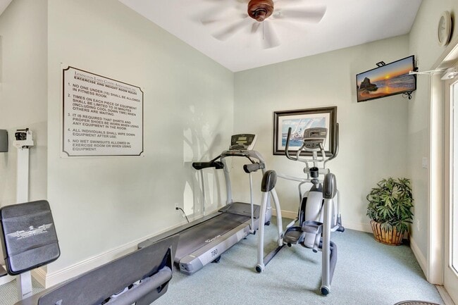 Building Photo - 2990 SE Lexington Lakes Dr