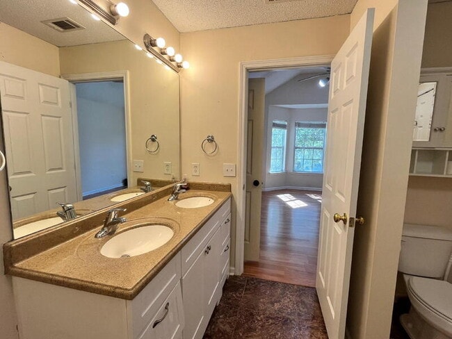 Building Photo - 116 Fox Trace