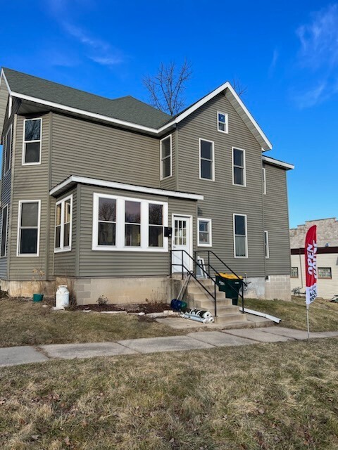 New Glarus Upper - 618 1st St