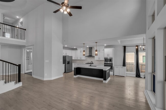 Building Photo - 215 Flower Moon Ct