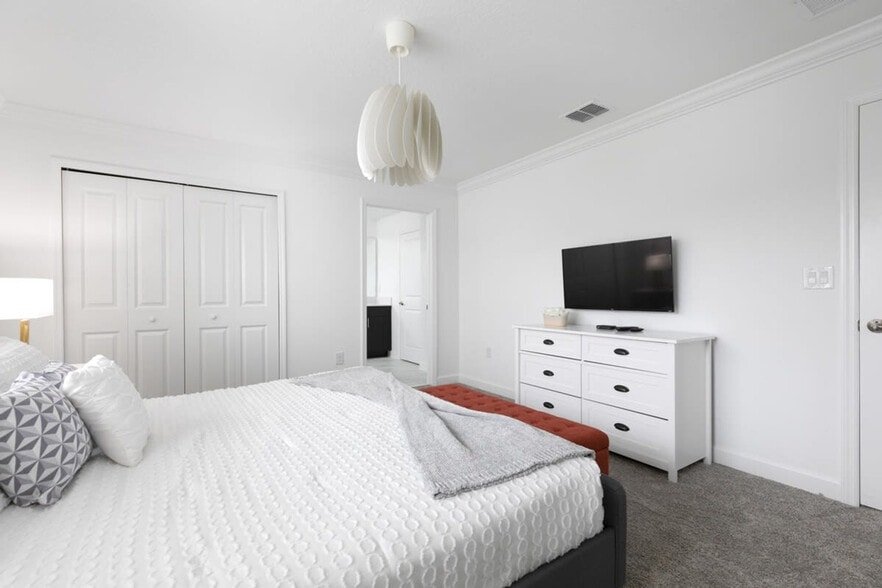 Building Photo - 994 Splash Shot Pl