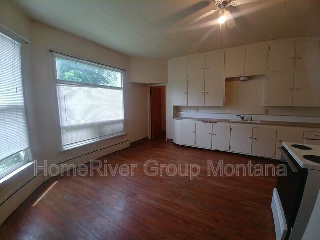 Building Photo - 603 Stephens Ave