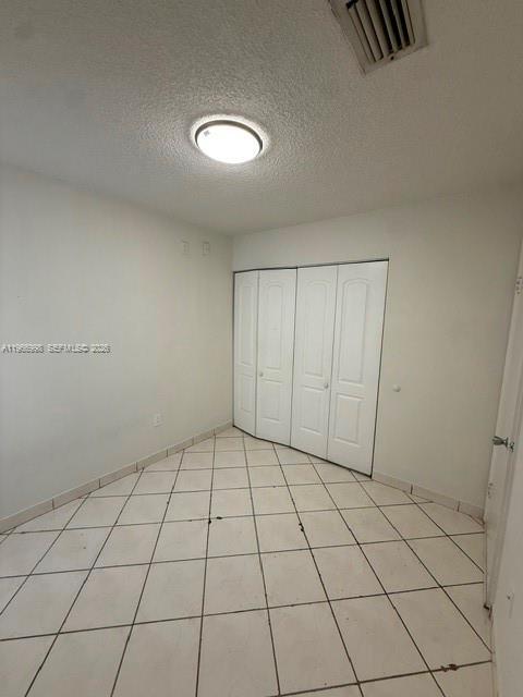 Building Photo - 660 W Park Dr