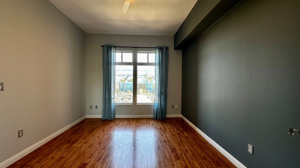 Building Photo - 388 E Ocean Blvd