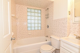 Building Photo - 170 N 69th St