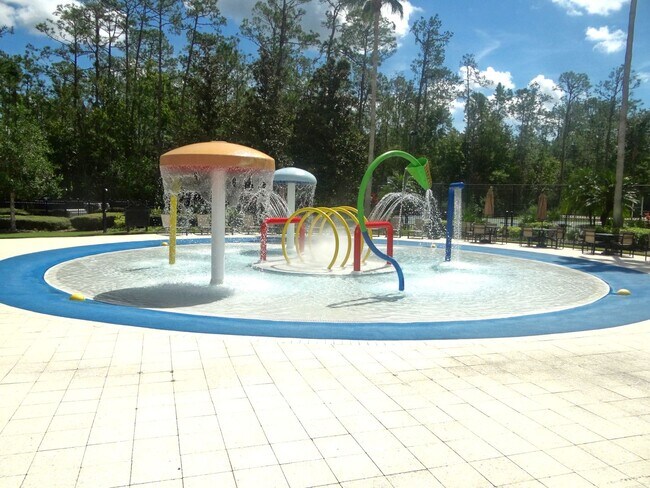 Building Photo - 4 bedroom, 2.5 bath, townhouse - Move in s...