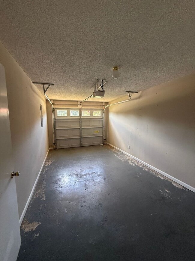 Building Photo - 123 Woodberry Dr