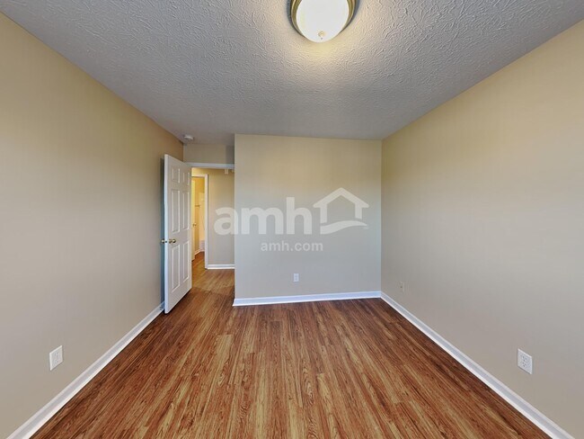 Building Photo - 1777 Woodstock Dr