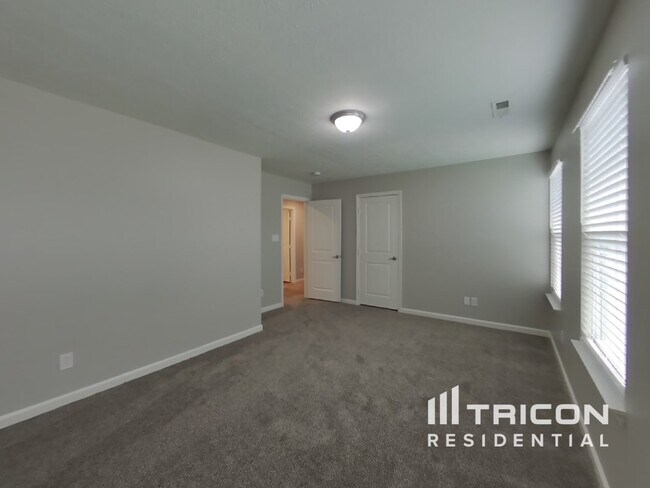 Building Photo - 10433 Long Branch Dr