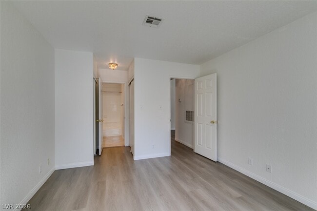 Building Photo - 5054 S Rainbow Blvd