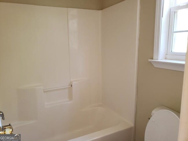 Building Photo - 1254 Lakeview Rd