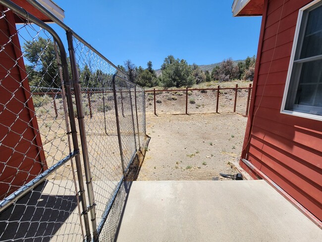 Building Photo - Large Home For Rent Semi Furnished or unfu...