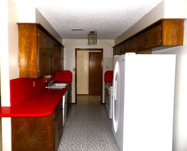 Building Photo - 4536 SE Ellsworth Ave