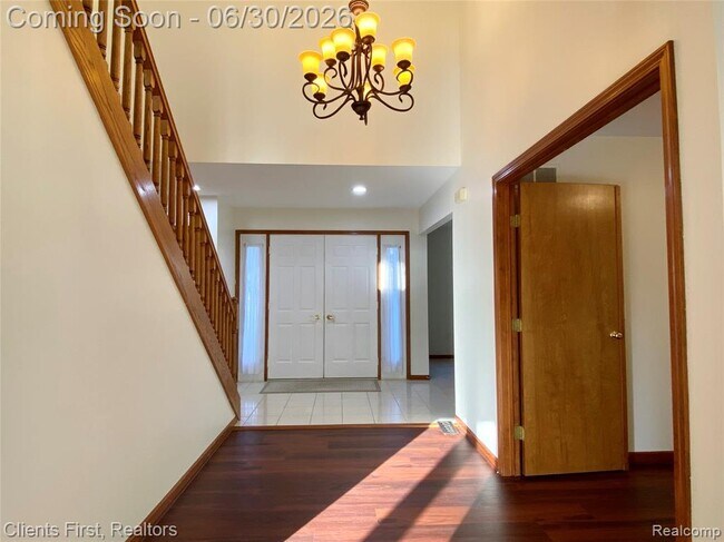 Building Photo - 7233 Oakwood Dr