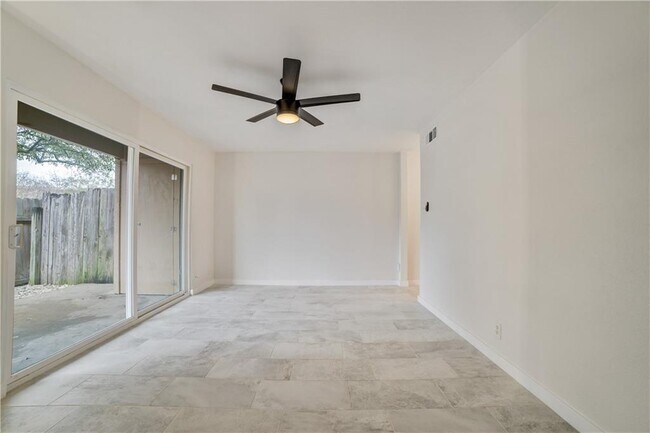 Building Photo - 2600 Penny Ln
