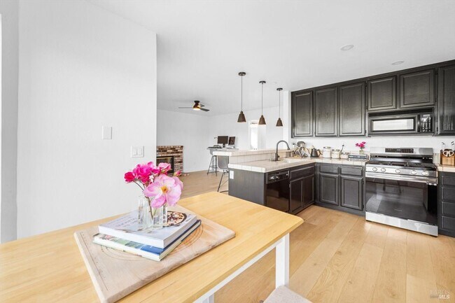 Building Photo - 2115 Oat Hill Ct