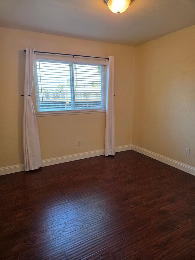 Building Photo - Great location off Sunrise & Coloma - Renovated 3bdrm, 2 bath